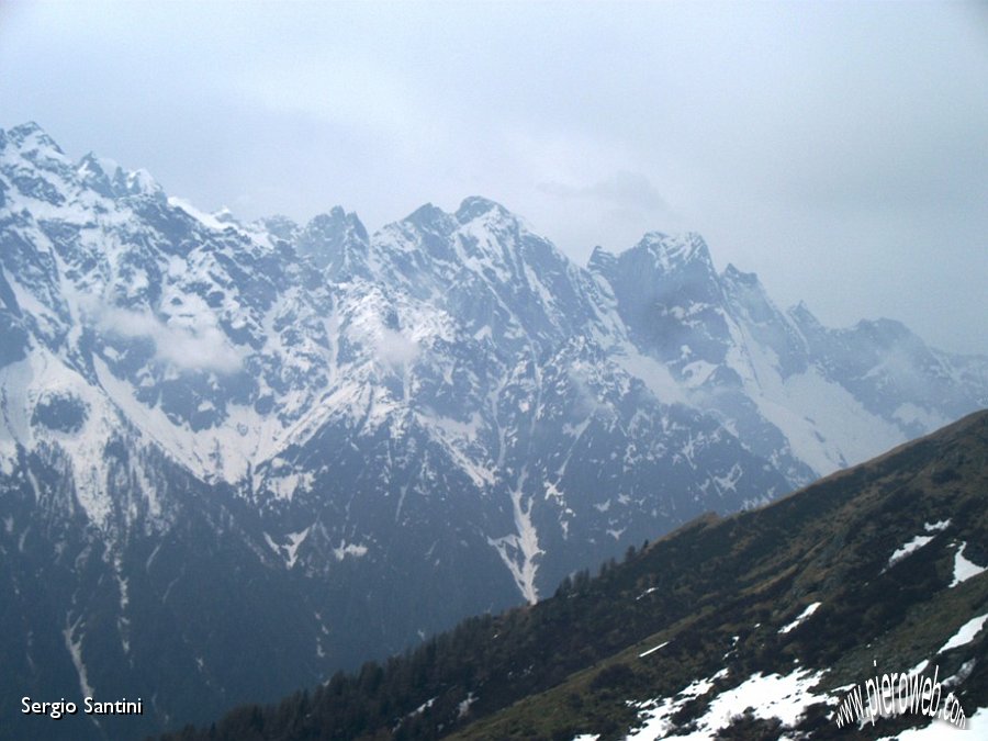 08 Pizzo Badile con la nord.JPG